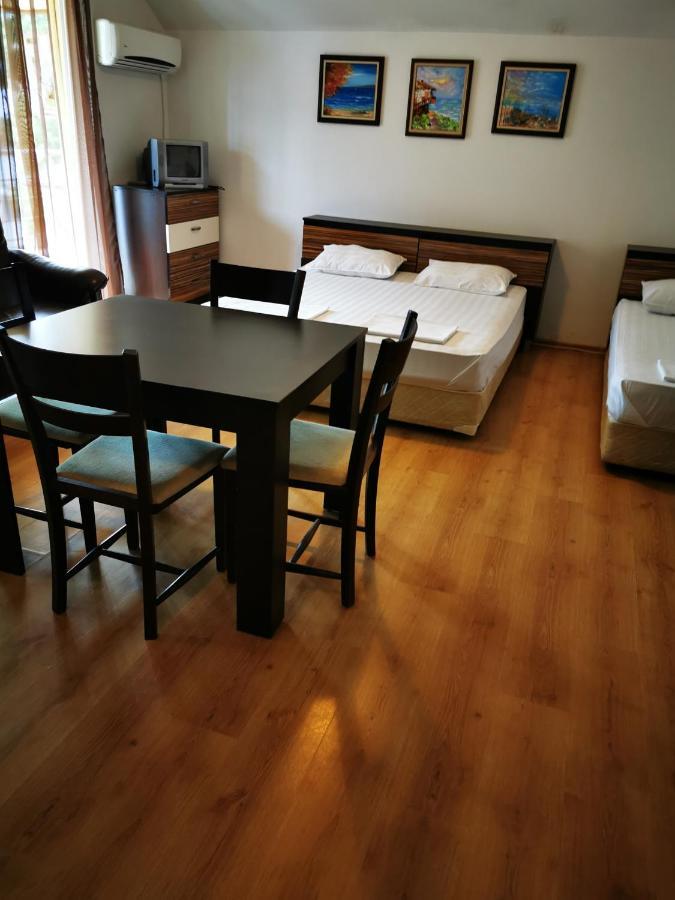 Jelezchevi Guest Rooms Primorsko Extérieur photo