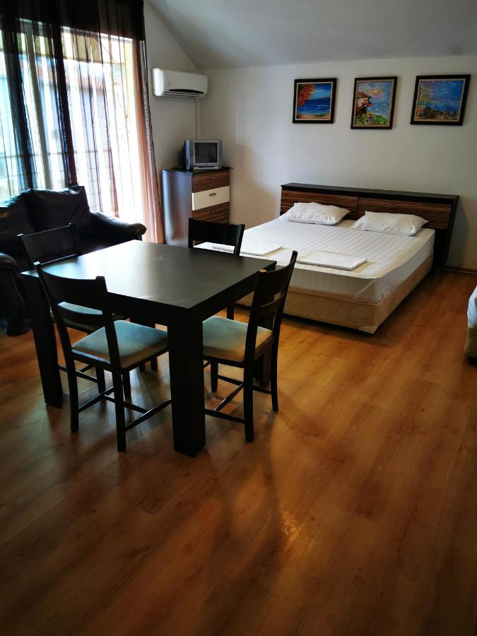 Jelezchevi Guest Rooms Primorsko Extérieur photo
