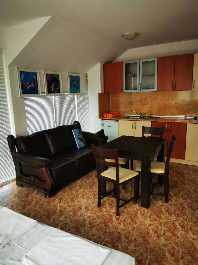 Jelezchevi Guest Rooms Primorsko Extérieur photo