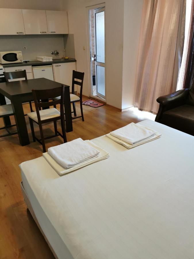 Jelezchevi Guest Rooms Primorsko Extérieur photo