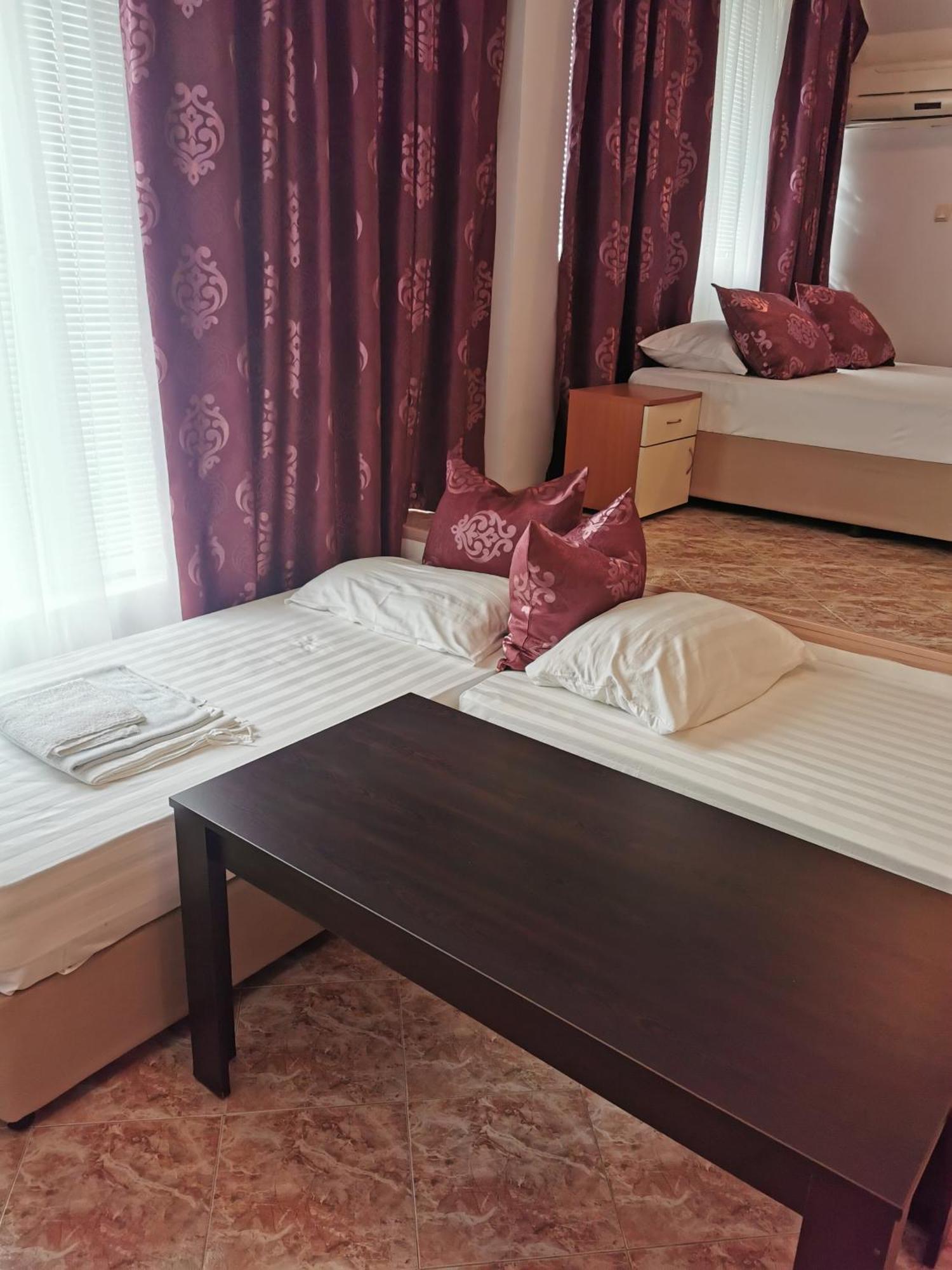 Jelezchevi Guest Rooms Primorsko Extérieur photo
